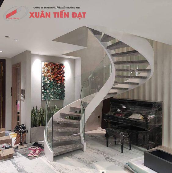 Cầu thang lượn s&oacute;ng L10