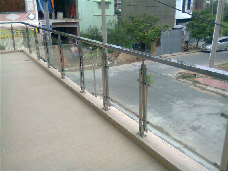 lan can mat tien ct17