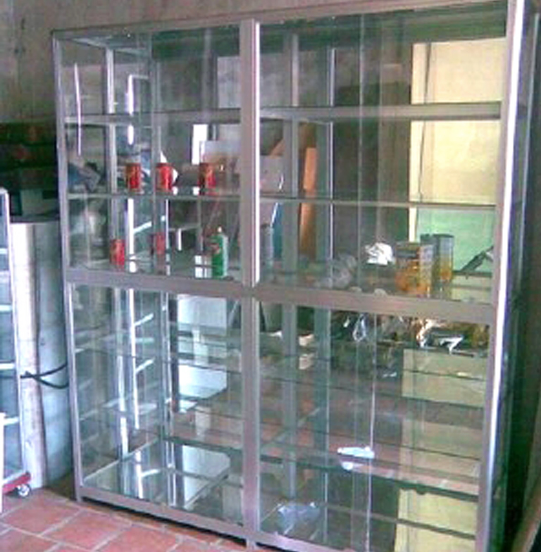 Tủ trưng bày TB03