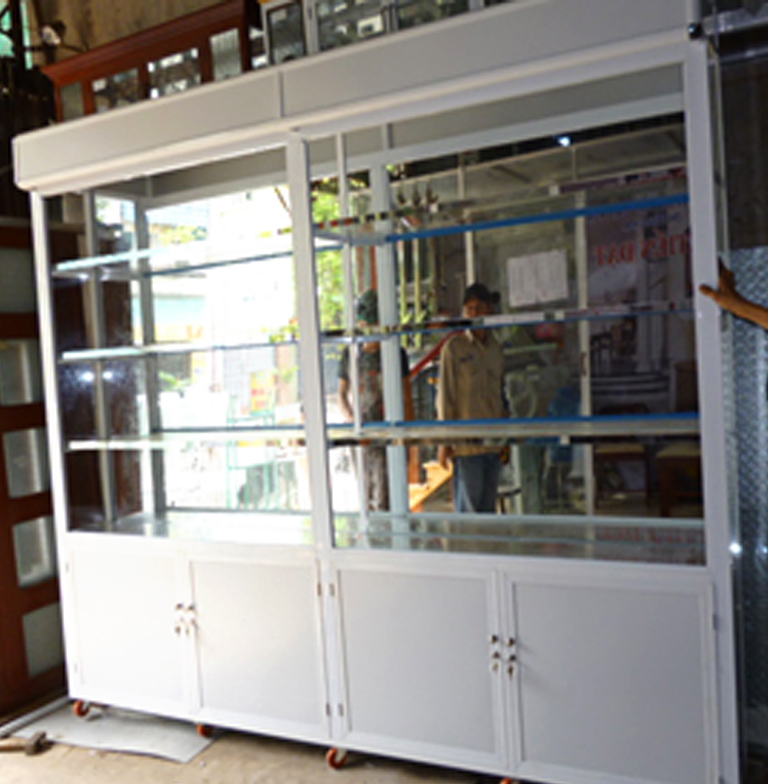 Tủ trưng bày nhôm kính